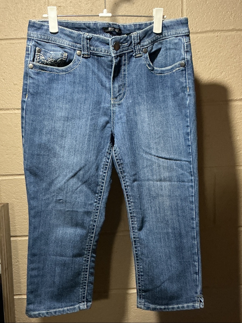Roz & Ali Blue Cropped Mid-Rise Jeans